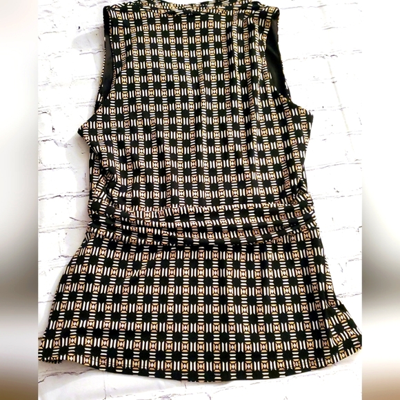 White House Black Market Black Gold sleeveless v neck blouse S - Picture 3 of 6